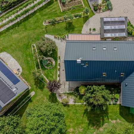 Dom Ogrodnika Lägenhet Jezow Sudecki Exteriör bild