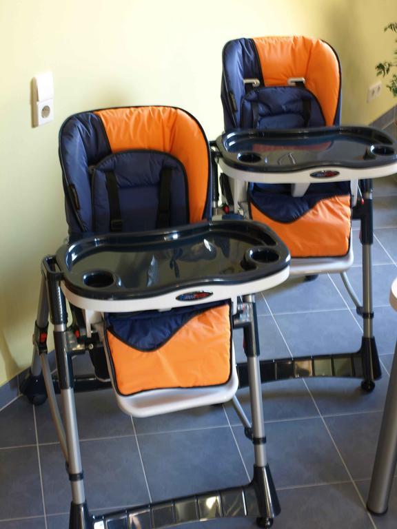 Dom Ogrodnika Lägenhet Jezow Sudecki Exteriör bild
